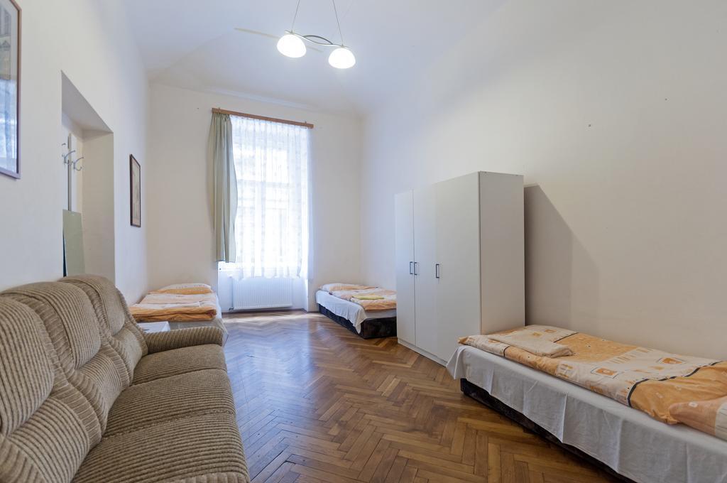 Gallery Hostel Praga Exterior foto